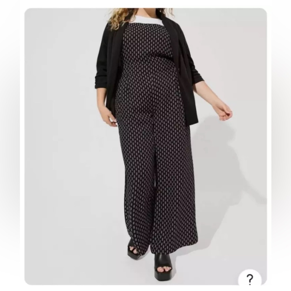NWT Torrid Jumpsuit Wide Leg Stretch Crepe Jumper Black 6 Tall 6X
